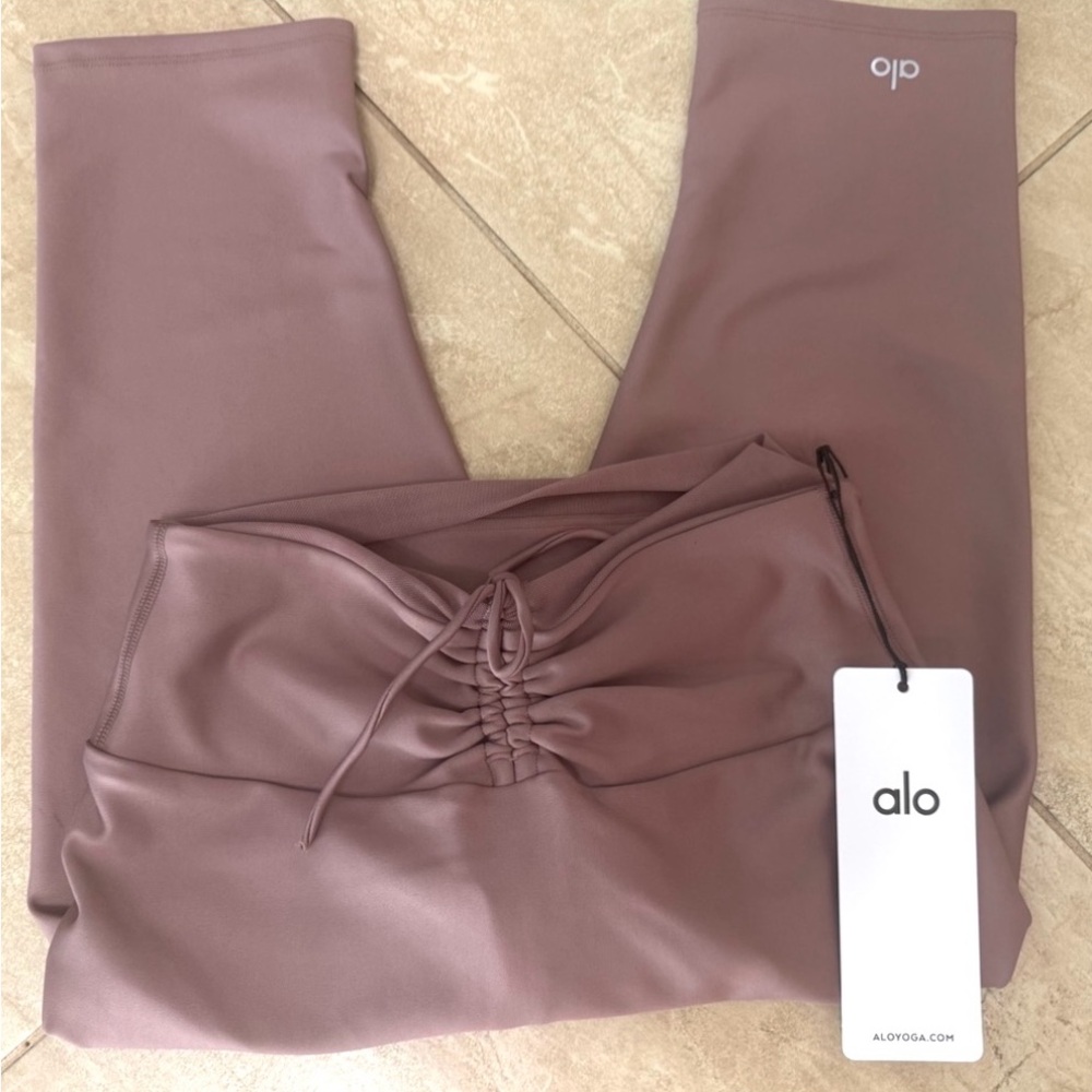 Alo Yoga Airlift Mesh High-Waist Divine Capri - Picture 10 of 12